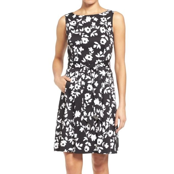Anne Klein Dresses & Skirts - NWT Anne Klein Floral dress size 8 black and white